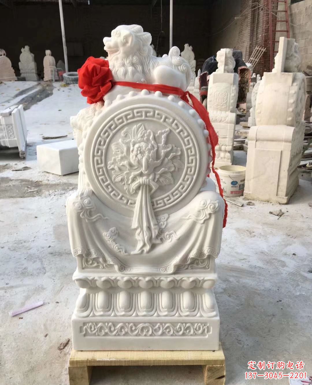 威海纯手工汉白玉狮子雕塑