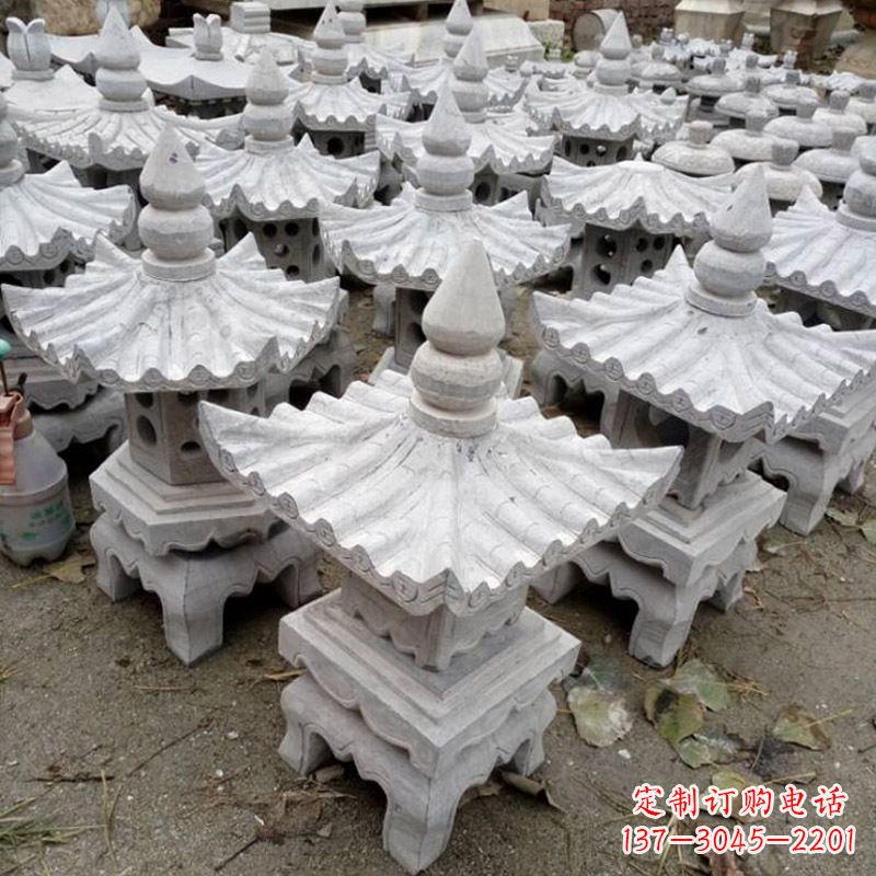 威海汉白玉灯笼雕塑是由中领雕塑定制的一种华丽…