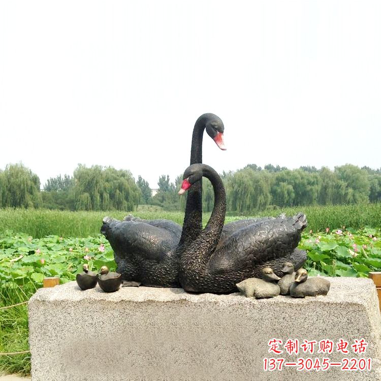 威海雕刻精致的天鹅铜雕摆件