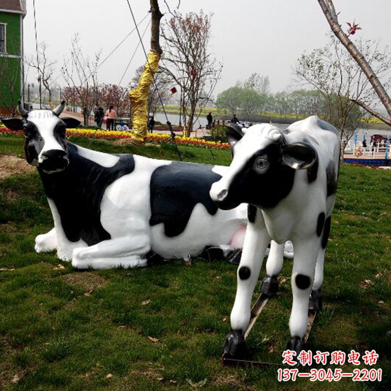 威海仿真奶牛雕塑,精致外形逼真细节