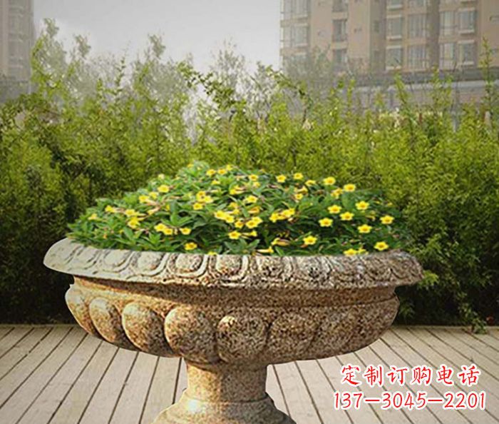 威海精美雕刻的花岗岩花盆驰骋提供