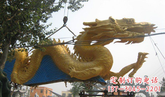 威海中领雕塑——黄金龙雕塑定制