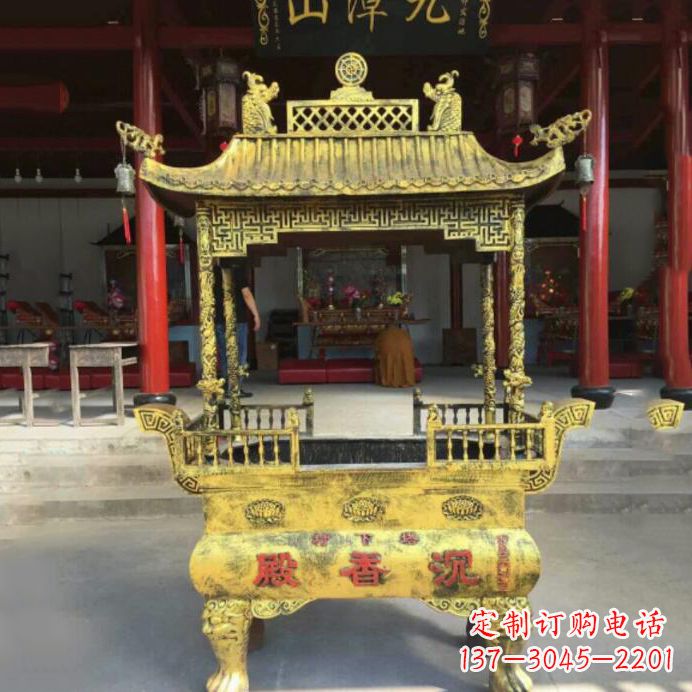 威海艺术之美,黄铜香炉雕塑