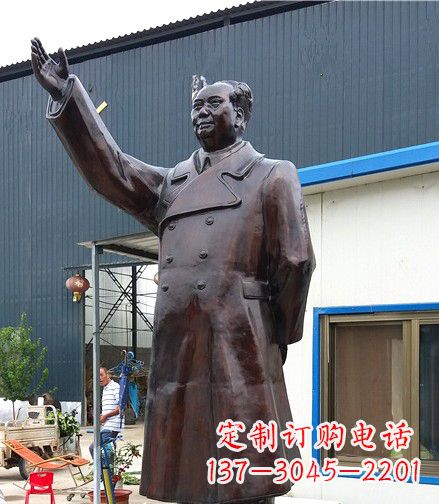 威海铸造精美的挥手毛主席铜雕像