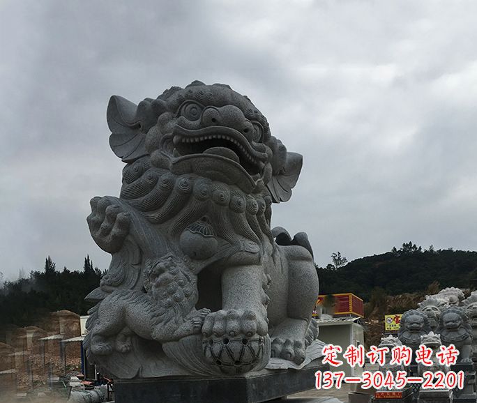 威海街边景观南方狮子石雕