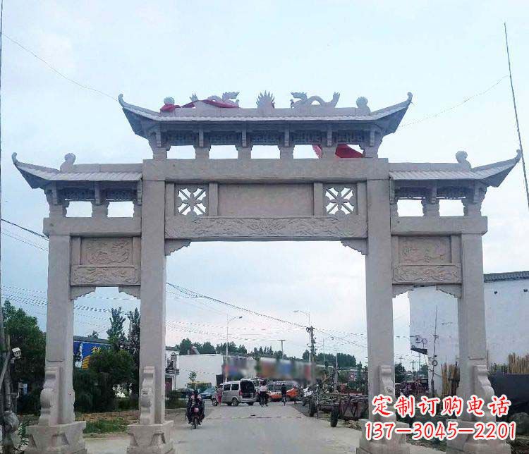 威海街边三门牌坊石雕