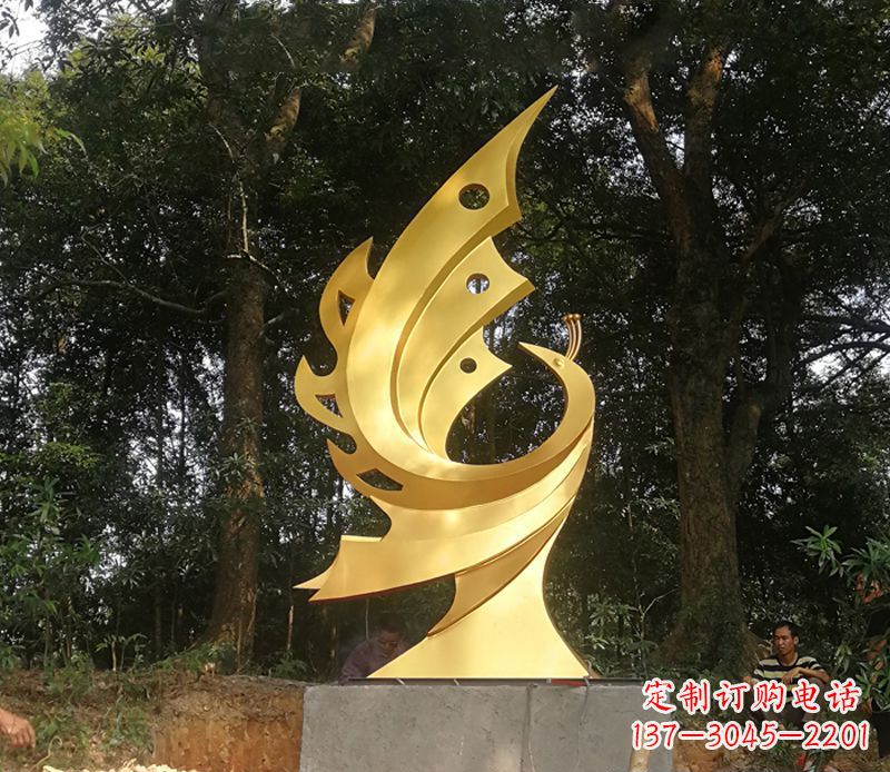 威海以古典风格演绎不锈钢凤凰雕塑
