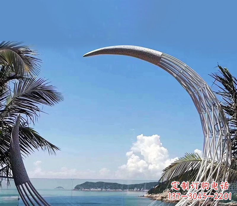 威海无比耀眼的不锈钢月亮雕塑