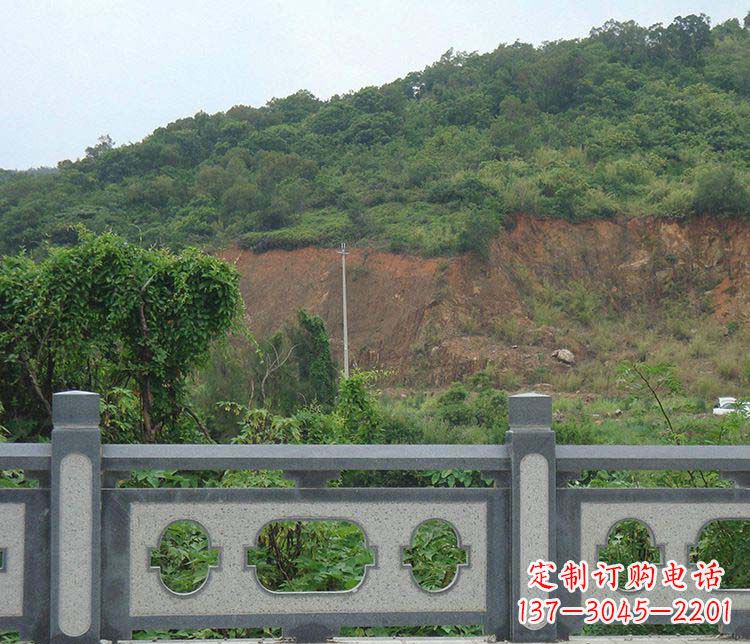 威海景区仿古栏板石雕:展现华丽古典风格的雕塑艺术