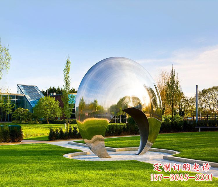 威海金色门楣的精美镜面拱门雕塑