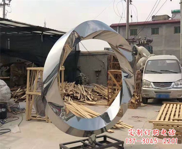 威海镜面不锈钢几何圆环雕塑,经典永恒之美