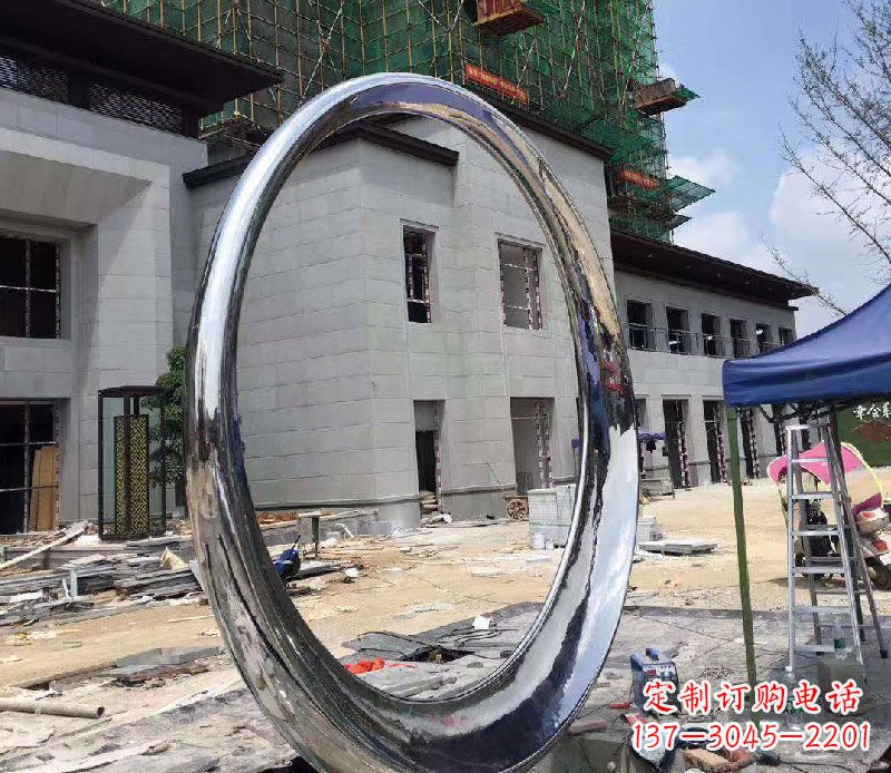 威海精致典雅的镜面不锈钢圆环雕塑