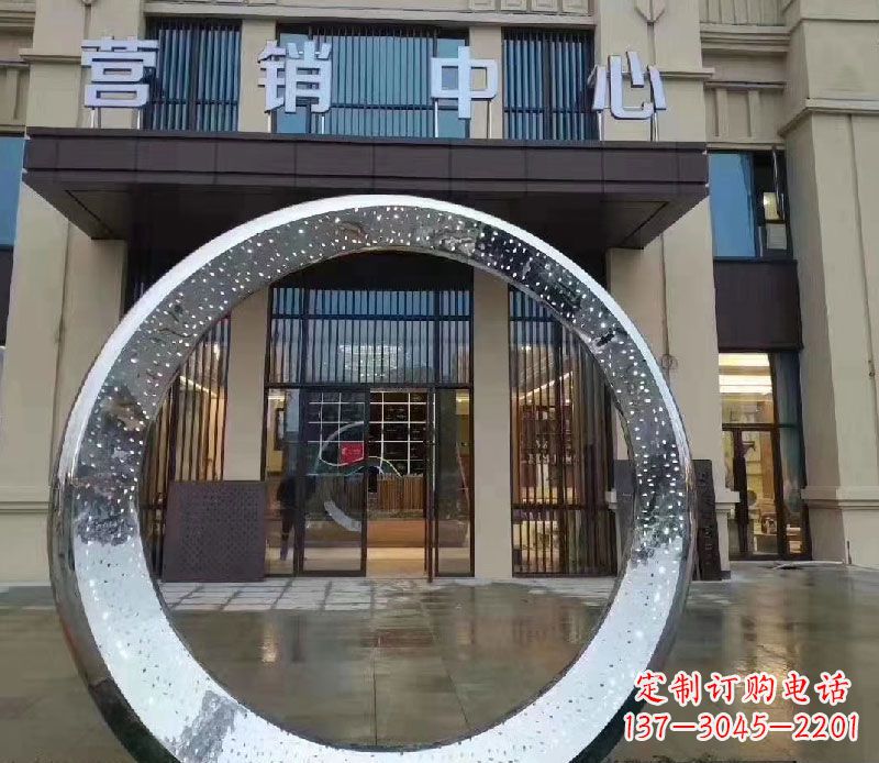 威海镜面时尚圆环不锈钢雕塑