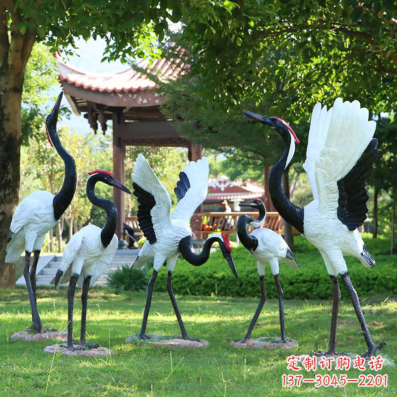 威海精美彩绘丹顶鹤雕塑