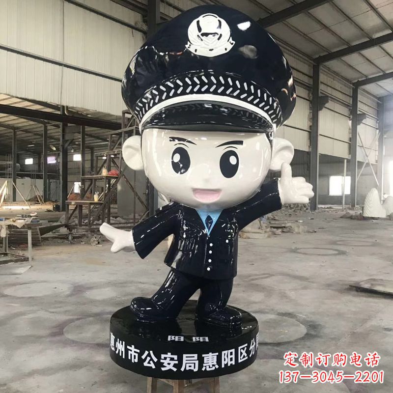 威海可爱的警察卡通雕塑