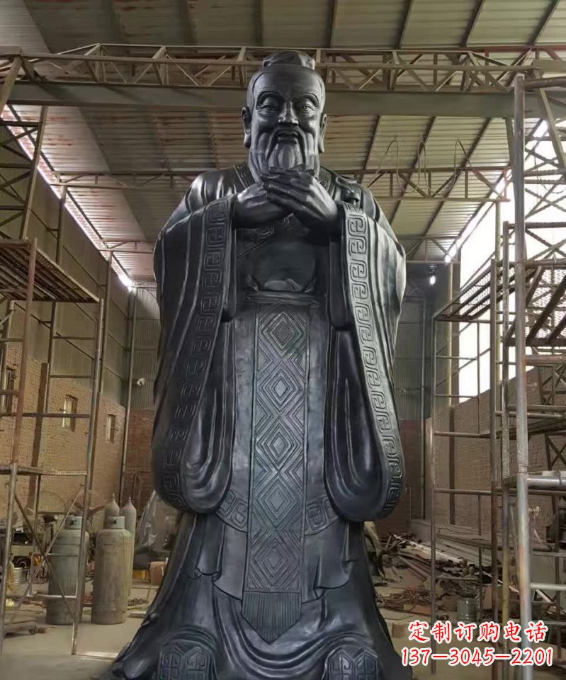 威海表彰传统文化,尊贵的孔子雕塑
