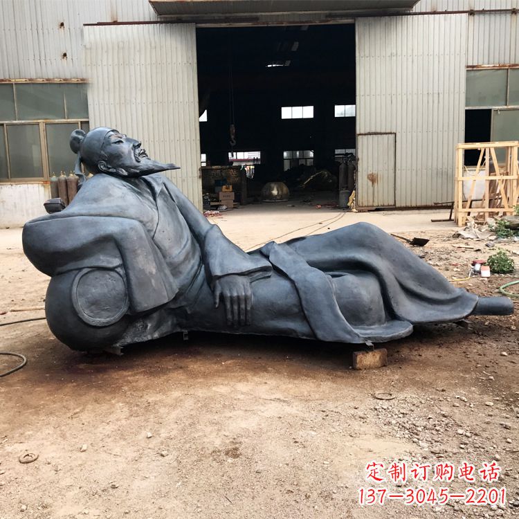 威海李白醉卧铜雕塑