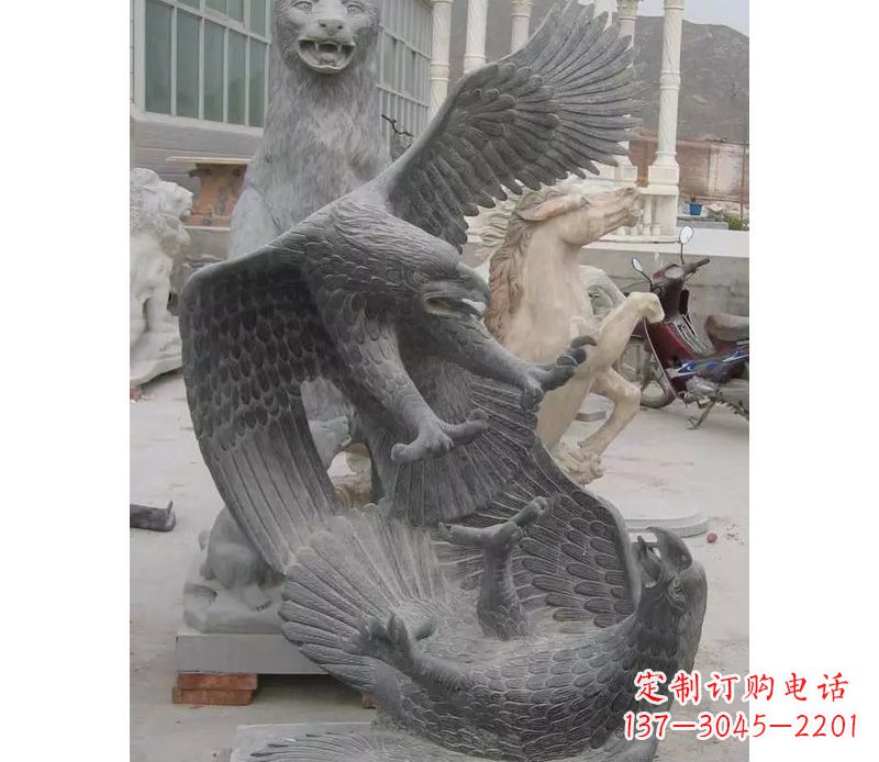 威海中领雕塑推出的石雕老鹰是一款充满生机与力…