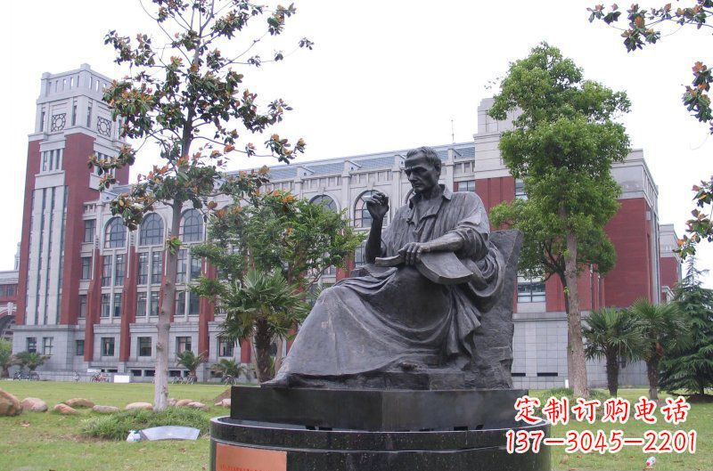 威海卢梭西方名人铜雕由中领雕塑定制,是一款完…