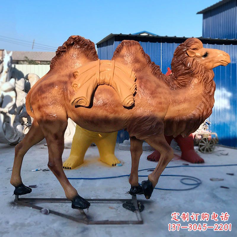 威海雕刻精美的骆驼玻璃钢仿真雕塑