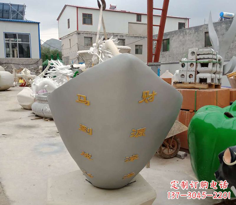 威海精美元宝雕塑,马到成功!
