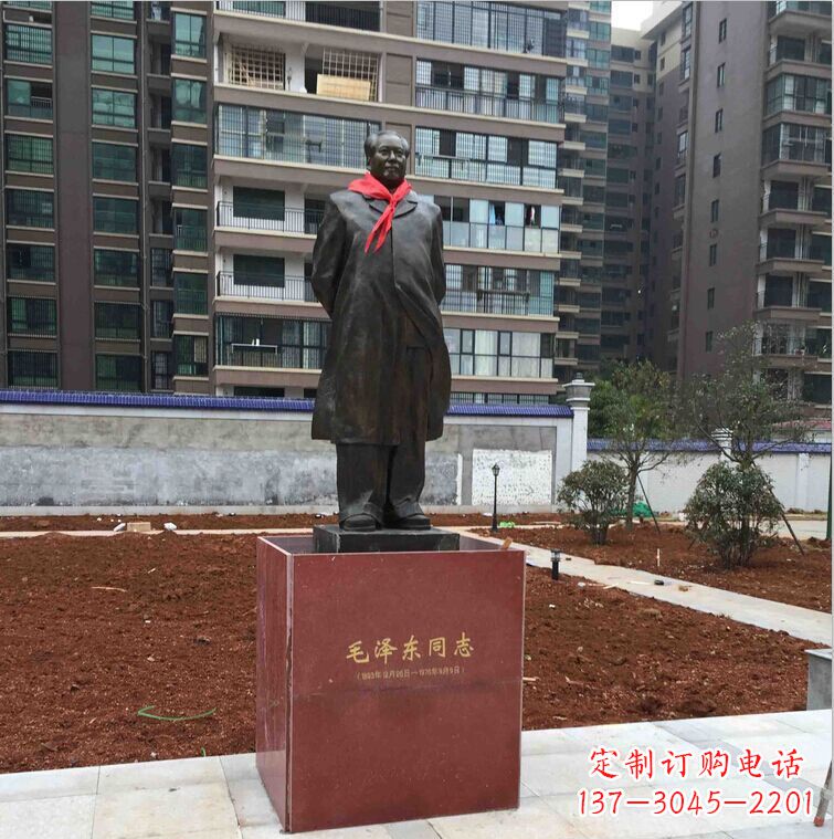 威海毛主席伟人铜雕,让传承历史文脉!