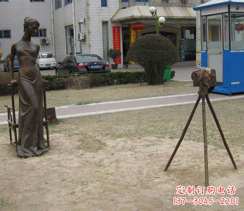 威海中领雕塑是一家专业从事美女铜雕定制的厂家…