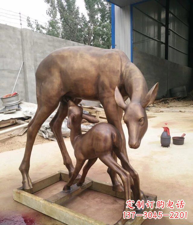 威海母子鹿公园动物铜雕——精美绝伦