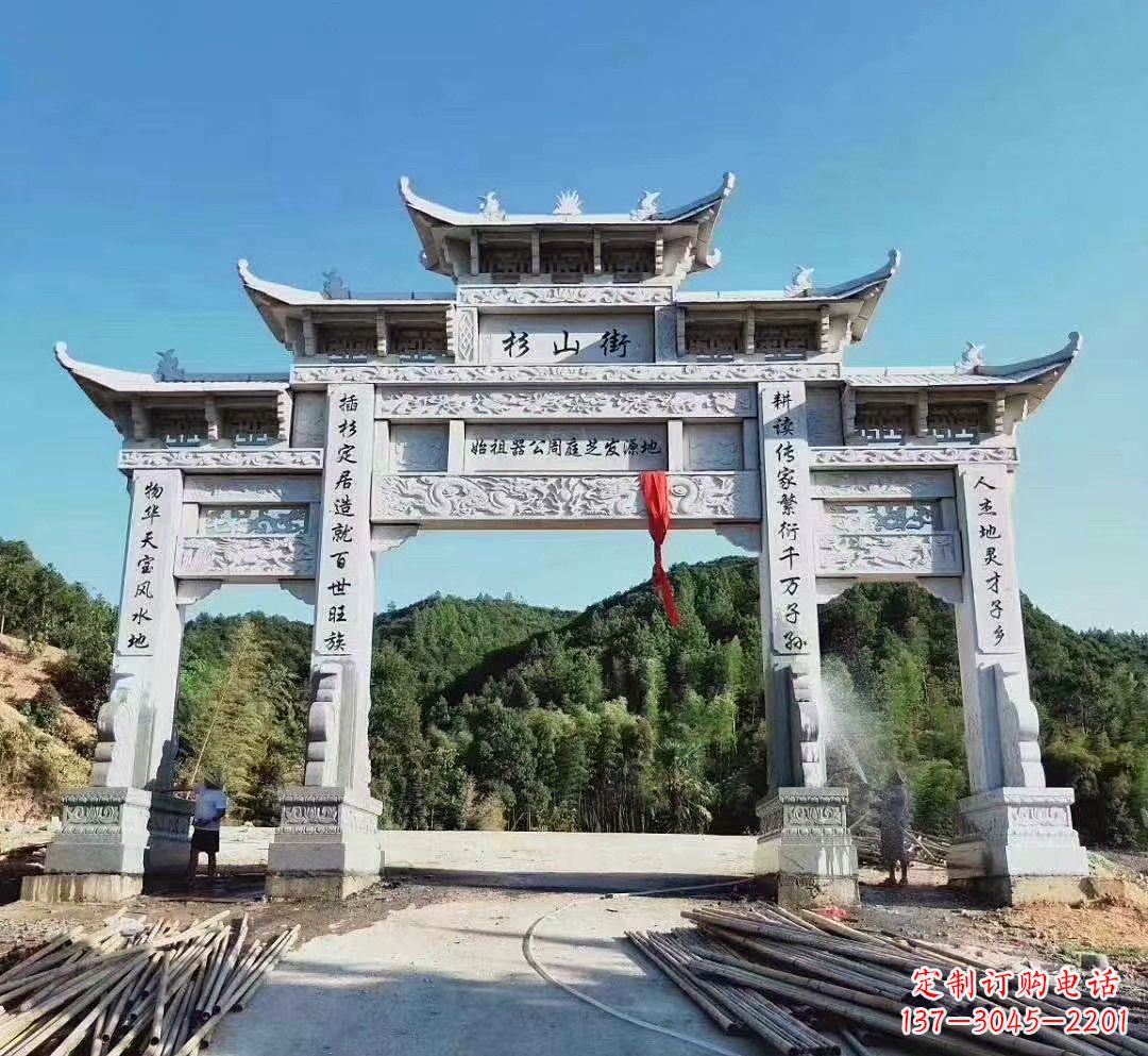 威海中领雕塑:精美牌坊雕塑