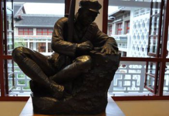 威海铜雕红军战士纪念雕塑，烈士镌刻永恒记忆