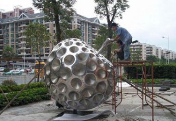 威海精心打造的街边苹果雕塑