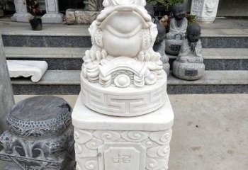 威海金蟾立柱石动物雕塑