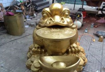 威海铜质金蟾招财动物雕塑