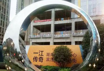 威海让您的空间脱颖而出！时尚镜面不锈钢圆环景观雕塑