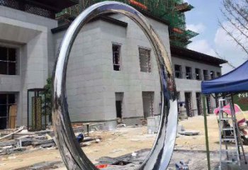 威海精致典雅的镜面不锈钢圆环雕塑