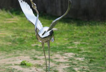 威海高端定制丹顶鹤展翅不锈钢雕塑