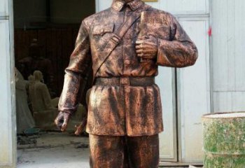 威海雷锋铜雕，传承爱心精神