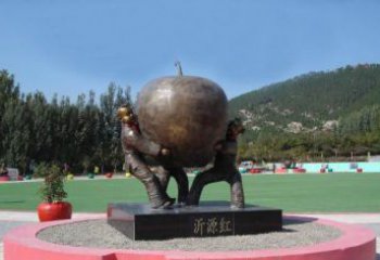 威海苹果融入两岁小孩的生活——公园铜雕
