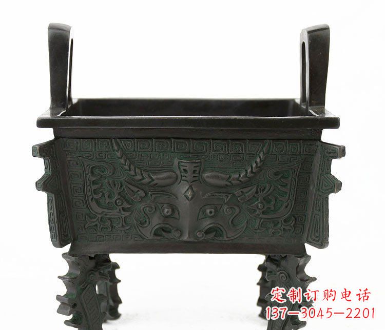 威海精致的牛头铜鼎铜雕