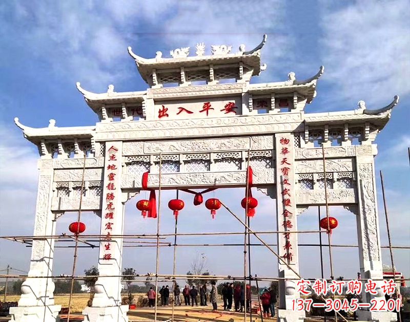 威海中领雕塑：牌坊顶式石雕刻墓碑