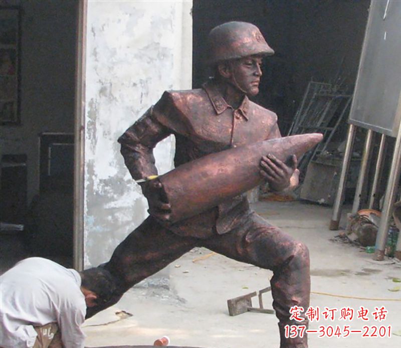 威海铜雕炮弹战士,象征勇气和决心