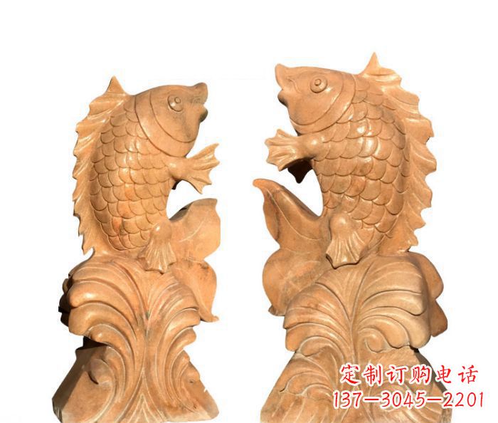 威海中领雕塑:精美的鲤鱼喷水晚霞红石雕