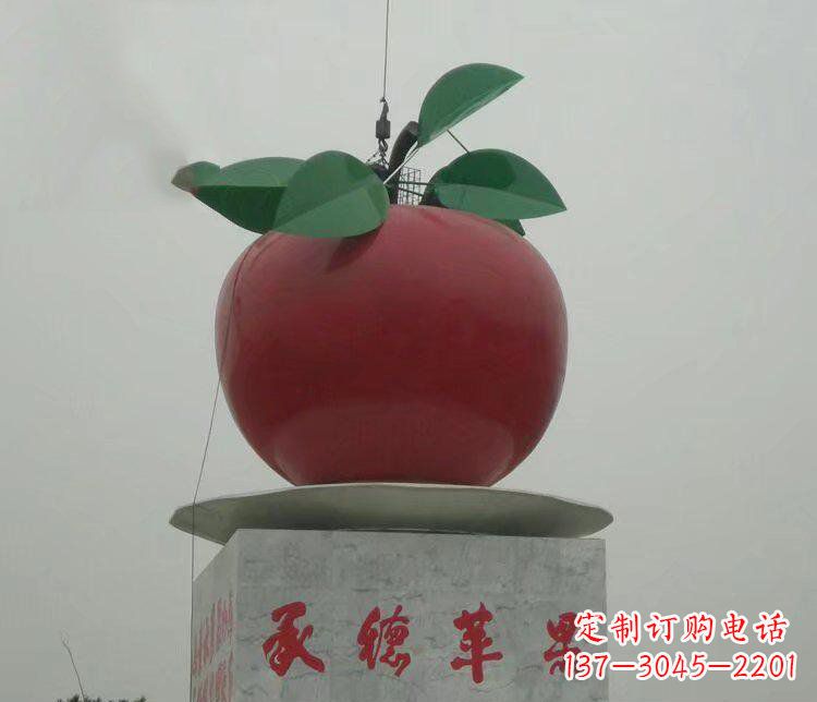 威海精美苹果雕塑,给空间增添独特风格