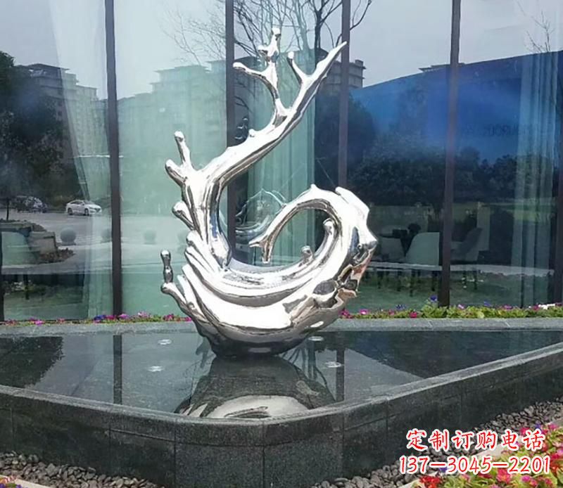威海炫耀雕塑——不锈钢火苗抽象雕塑