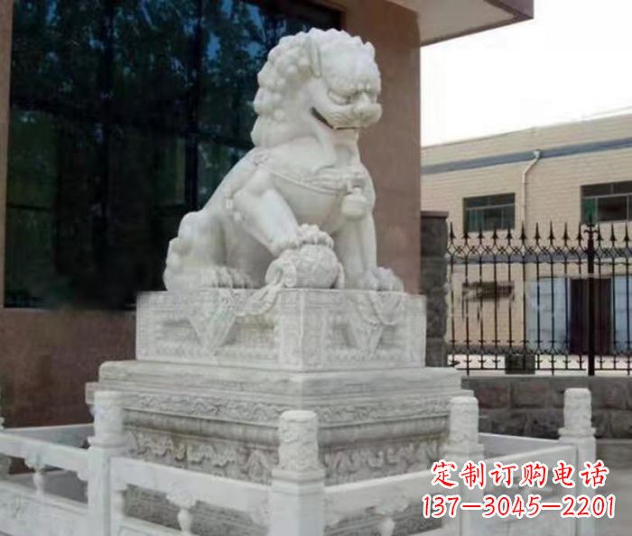 威海宏伟雄浑的大理石狮子石雕