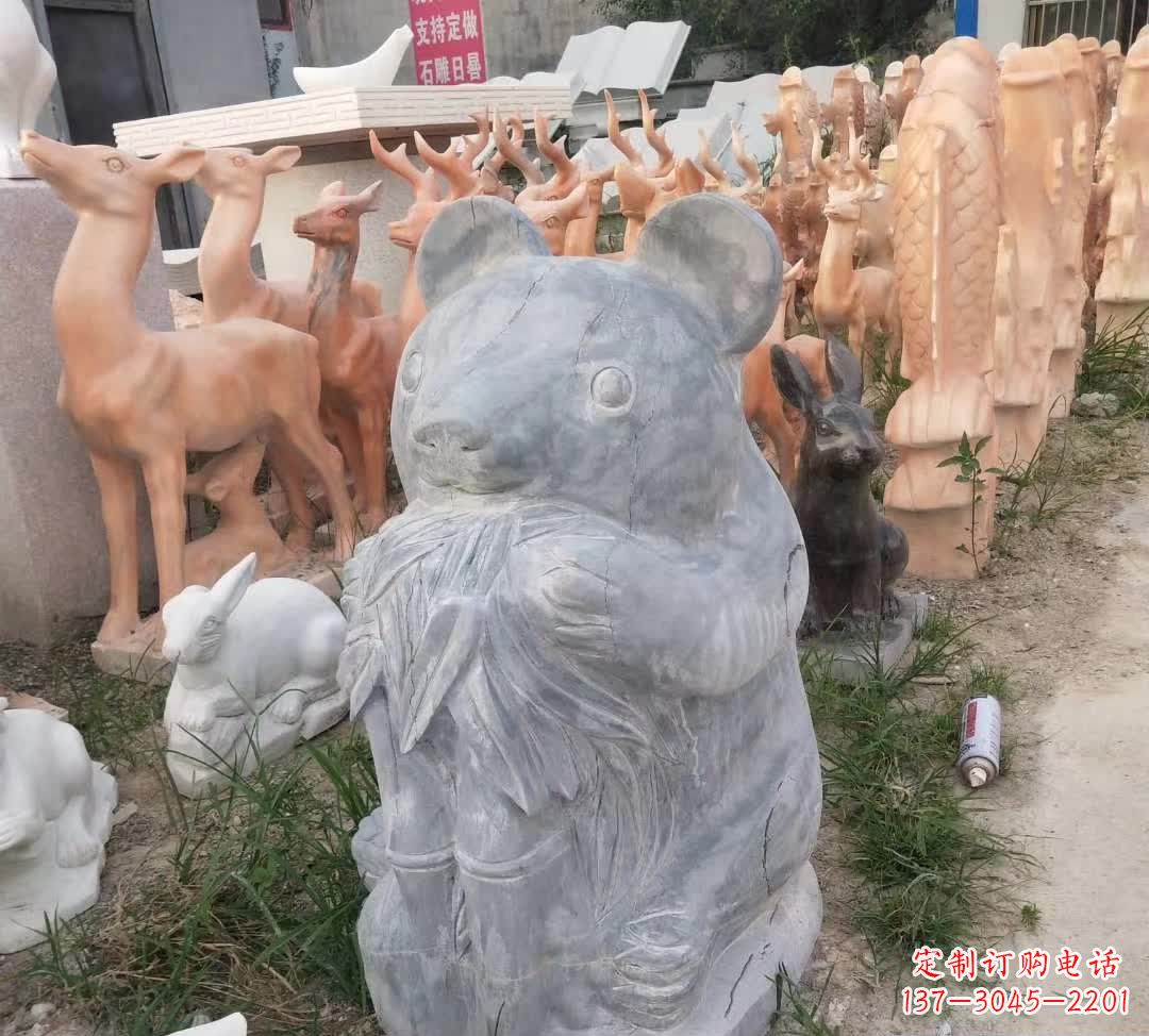 威海青石熊猫雕塑,传承古典文化