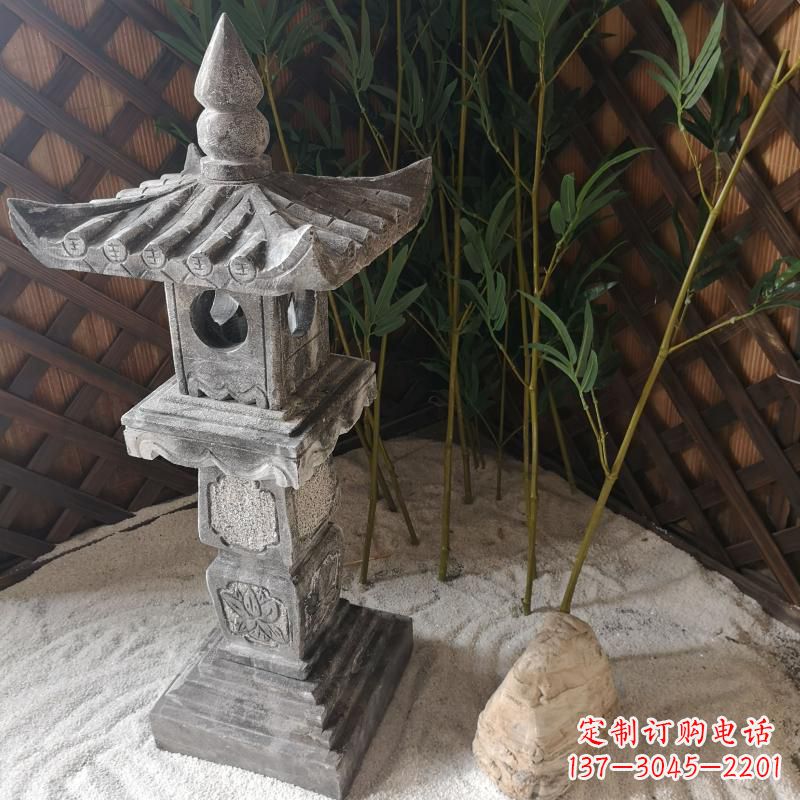 威海青石仿古灯笼雕塑是由中领雕塑定制的经典雕…