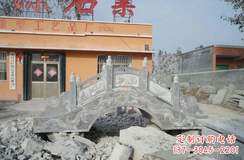 威海青石仿古拱桥雕塑,令领雕塑为您打造
