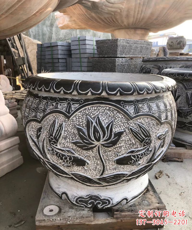 威海青石仿古荷花水缸雕塑