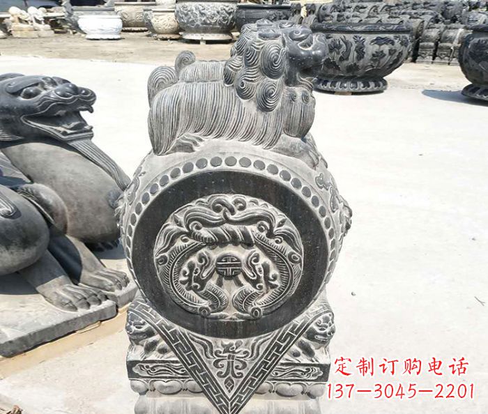 威海精美的青石仿古狮子门墩石雕